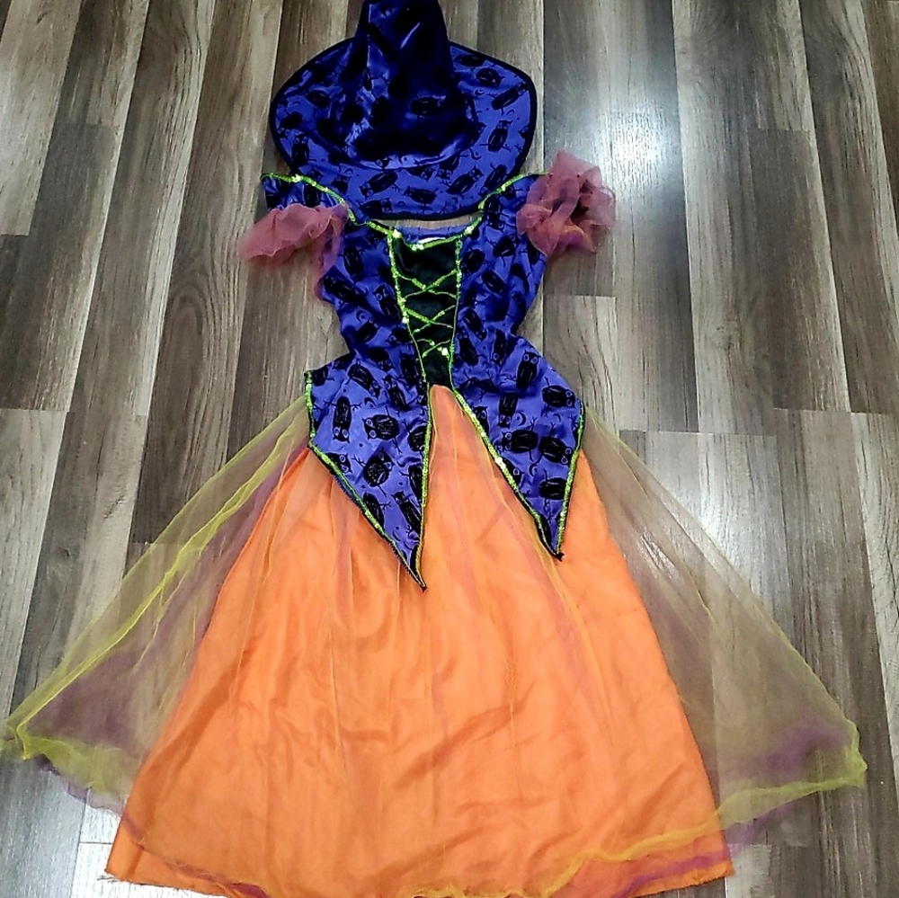 WITCH COSTUME